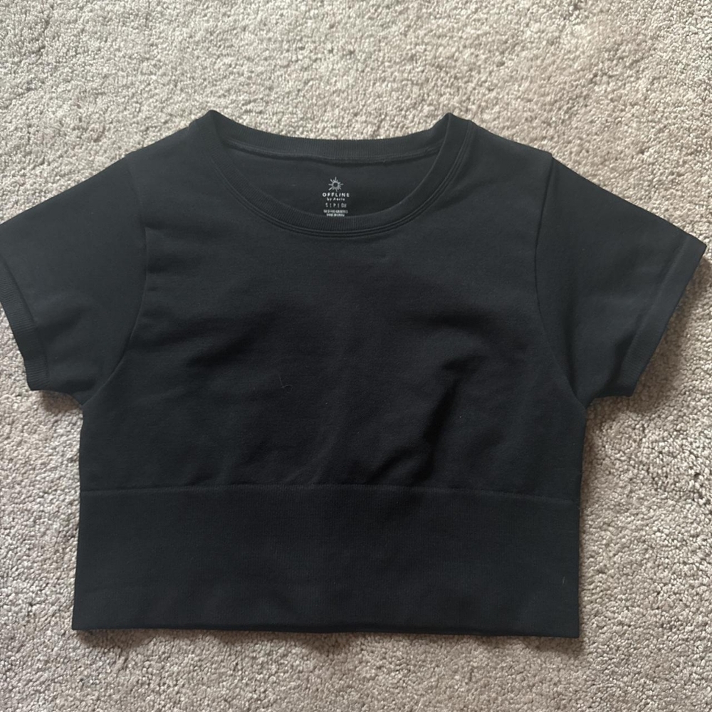 Black Short Sleeve Crop Top